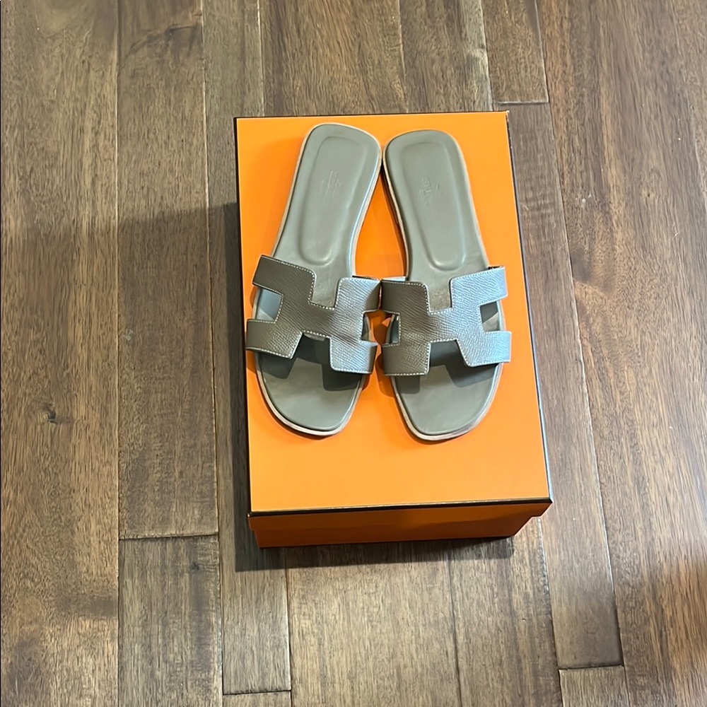 Hermès etoupe Slide Sandals